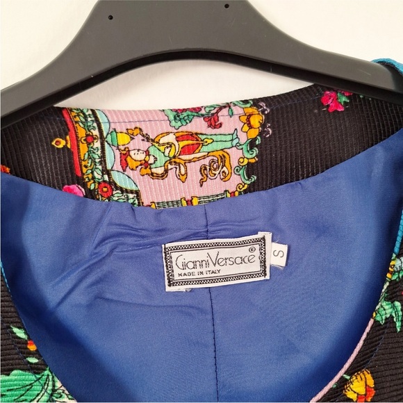 RARE Vintage GIANNI VERSACE silk jacket - Picture 2 of 6